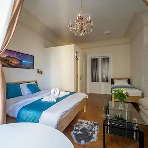 Apartment Exclusive With A View Of Castle And Vltava River, Prague